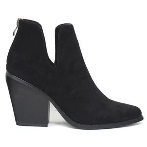 Women’s Vella-15 short suede bootie with side cut